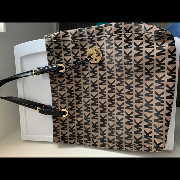 Michael kors tote - Picture 3 of 4
